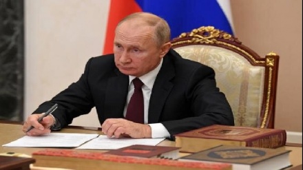 נשיא רוסיה: פוטין חתם על הארכת אמנת הגרעין עם ארה