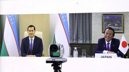 日本・ウズベキスタン閣僚会談で、二国間の協力拡大を強調