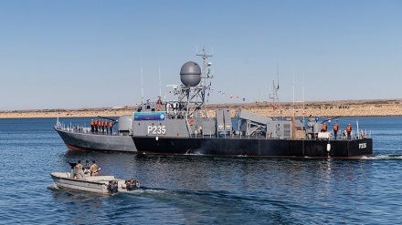 Inilah Kapal Perusak Zereh Buatan Iran (1)