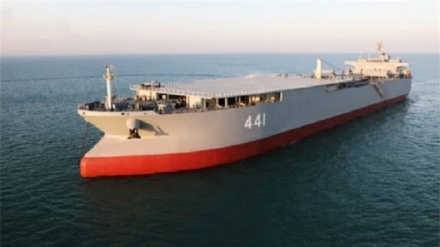 Irán exhibe su buque base, el más grande en Asia Occidental
