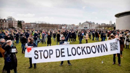 Proteste in tutta Europa contro restrizioni e lockdown