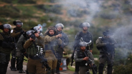 Fuerzas israelíes reprimen a manifestantes en Cisjordania