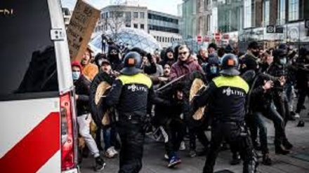 Proteste anti-Covid in Olanda, arrestate almeno 190 persone 
