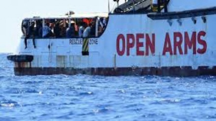 Migranti, Open Arms chiede porto sicuro per 265 naufraghi 