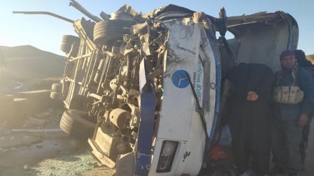 ده ها کشته و زخمی در حادثه ترافیکی در مسیر شاهراه هرات – قندهار+تصاویر