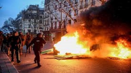 Rivolta in Francia, cortei e scontri: 75 arresti