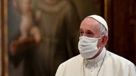 Virus, Papa Francesco: 'Anche io in gabbia'