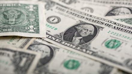 ブルームバーグの専門家が、ドル崩壊を予想