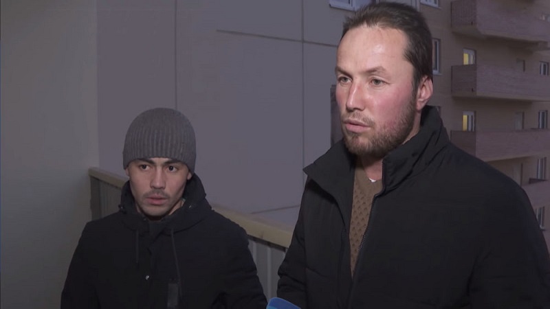 ظریف نیازاف و فرخ عمراف ساکنان یک آپارتمان را در سن پترزبورگ از آتش سوزی نجات دادند