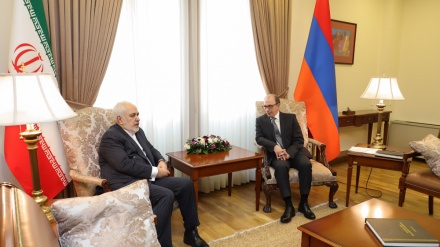 Айвазян на встрече с Зарифом: Иран - четвертый торговый партнер Армении