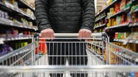 Usa: adolescente ruba 1 milione $ in 2 settimane di lavoro al supermercato