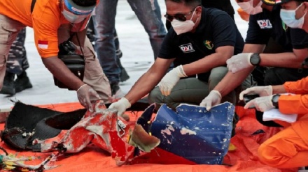 Aereo Indonesia, captato segnale in mare