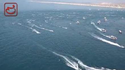 Desfile naval persa con presencia de 700 embarcaciones( Video+Fotos)