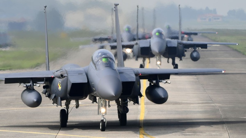 台媒声称中美军机在台湾“西南空域”交错而过