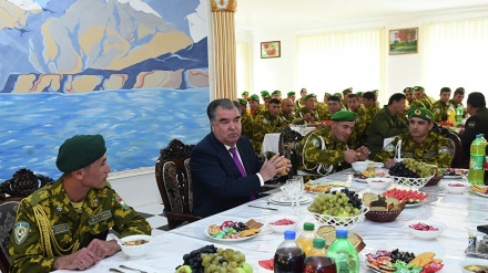 رحمان قانون خرید خدمت سربازی در تاجیکستان را امضا کرد