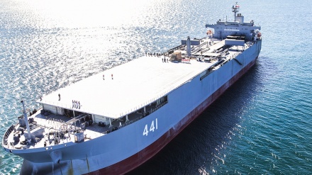 Kapal Militer Terbesar Iran Bergabung dengan AL (1)