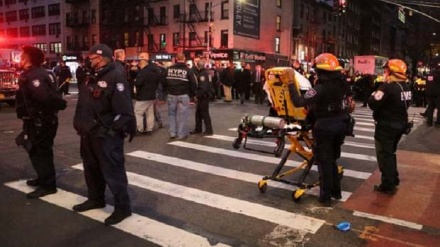 حمله دلخراش خودروی پلیس آمریکا به عابران پیاده+ویدیو