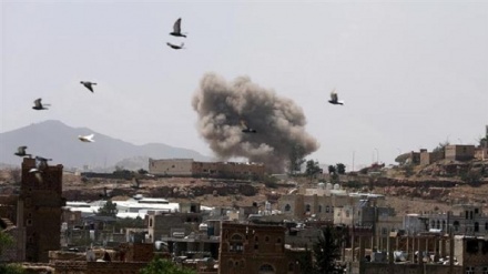 Saudi warplanes bomb Sana'a airport, 20 other targets in Yemen