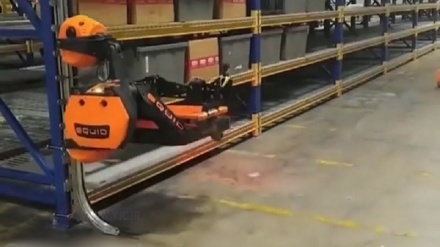(VIDEO) Robot lavoratore