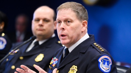 Jep dorëheqje shefi i policisë së Kongresit të Amerikës