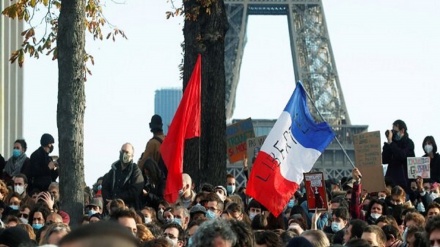 仏パリで、治安対策法案反対デモ実施