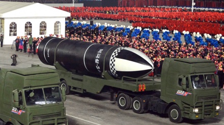 Koreja e Veriut zbulon raketën e re balistike