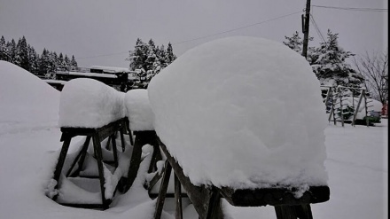 日本で依然として大雪、富山県三尾地区の孤立状態が解消