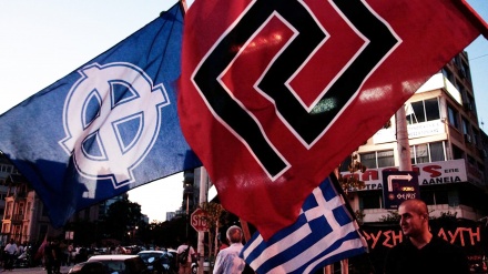Neo-nazista di Alba Dorata evita il carcere grazie all'immunità di Bruxelles