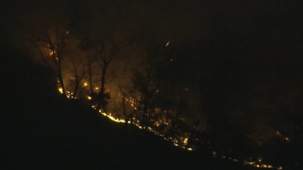 栃木県足利の山火事が、発生から6日も鎮火せず