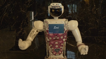 南アフリカで、ロボットによるルームサービス