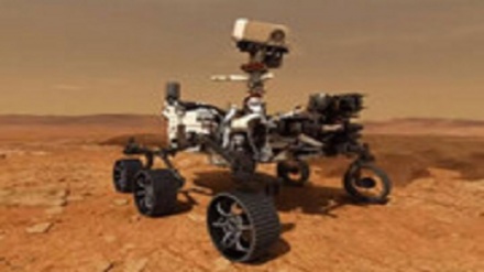 Марс юзасидан марсоход ёрдамида ерга етказилган биринчи тасвирлар (видео)