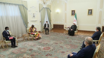 President calls on development of Iran’s ties with Senegal, Ghana