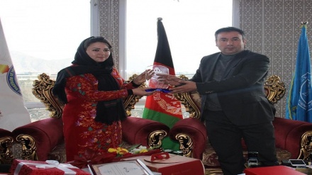 بانویی از افغانستان در بین  ۴۳ قابله برتر جهان