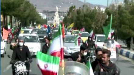 (VIDEO) Tutto l'Iran in festa per Rivoluzione islamica