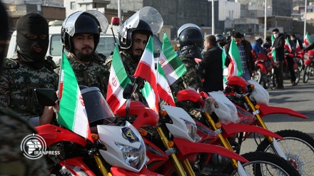 (FOTO) Popolo di Sanandaj festeggia la Rivoluzione Islamica - 2