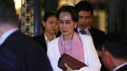 军方领导人接管缅甸