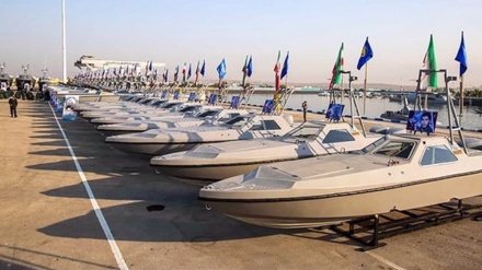 340 combat speedboats join IRGC Navy fleet on Islamic Revolution anniversary