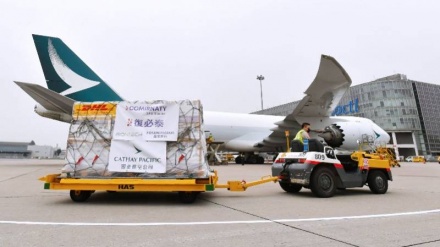 首批“复必泰”疫苗运抵香港