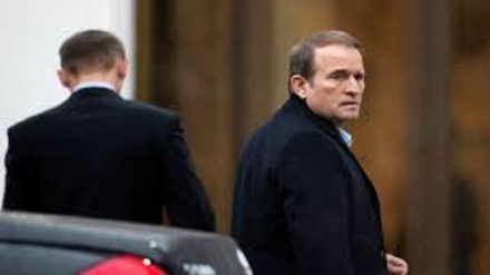 Ucraina: promulgato decreto con sanzioni verso Viktor Medvedchuk