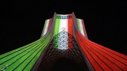 Iran: Fireworks, light show in Tehran mark 1979 Islamic Revolution’s anniversary