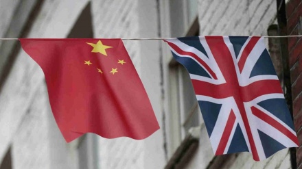 北京回应英媒声称伪装成记者的三名中国间谍被逐出英国 