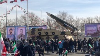 テヘランで3種の弾道ミサイル公開