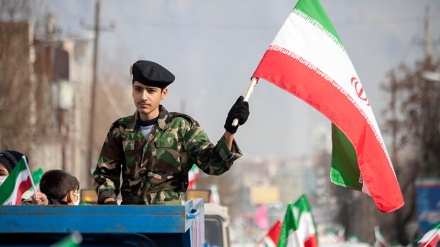 (FOTO) Festeggiamenti della Rviolazione islamica a Kermanshah - 1
