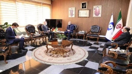 סאלחי קיבל את פני שגריר גרמניה בטהרן