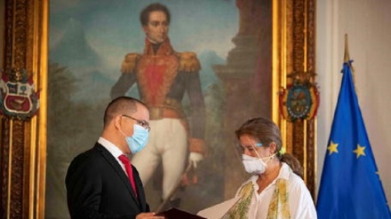 Il Venezuela espelle l'ambasciatrice Ue