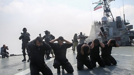 AL Iran-Rusia Gelar Latihan Operasi Pembebasan Kapal (1)