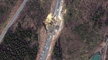 地震の被害受けた福島県相馬市の衛星写真