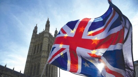 英国成人の２７％が「経済的弱者」に　若者や非白人、自営業者に打撃