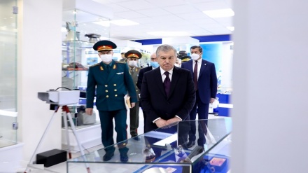 Шавкат Мирзиёев Тошкент шаҳар ички ишлар бош бошқармасига ташриф буюрди (фотожамланма)