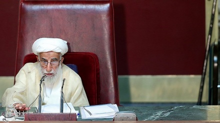 イラン専門家会議議長、「米は没落中」